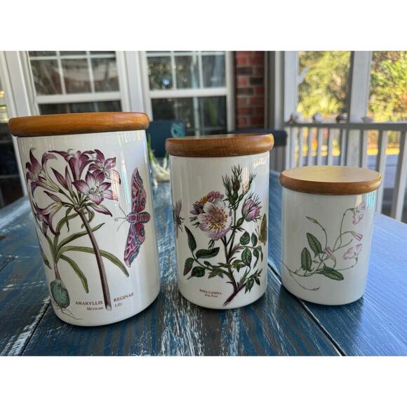 PORTMEIRION, 3 Ceramic Floral Canisters, Wooden Lids. - Picture 11 of 12
